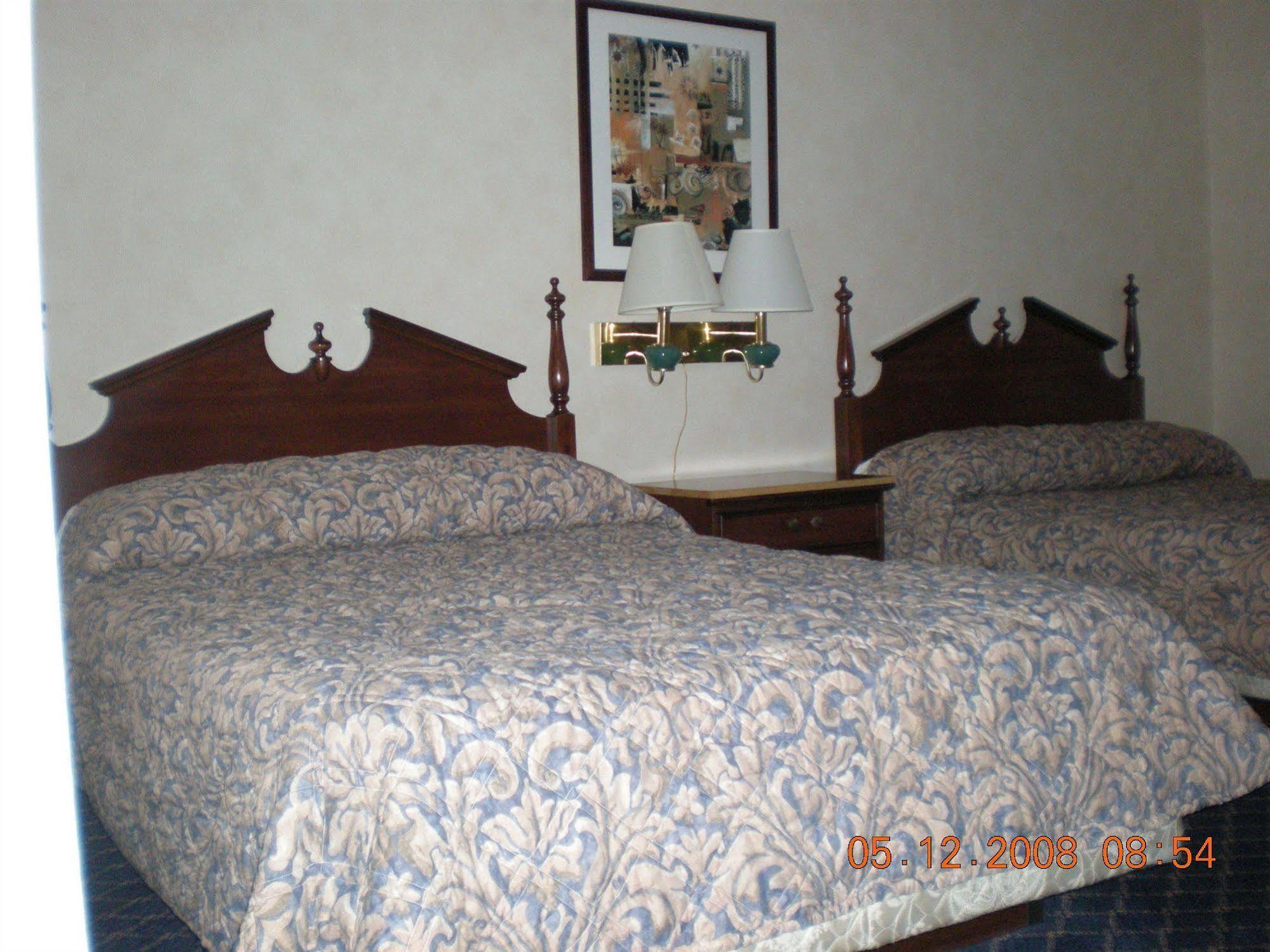 Regency Inn & Suites ويست سبرينغفيلد الغرفة الصورة