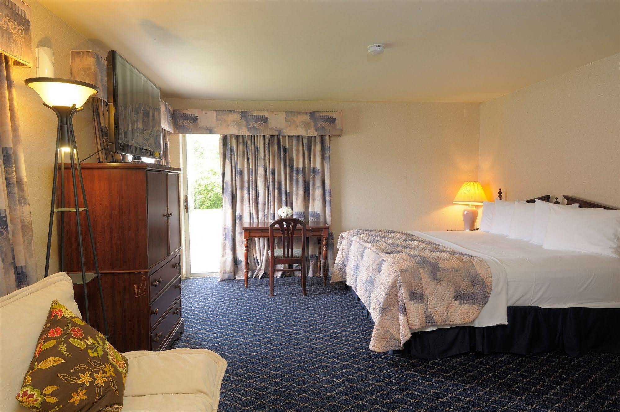 Regency Inn & Suites ويست سبرينغفيلد المظهر الخارجي الصورة